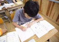 寶寶4月出生買多厚的衣服看這,奶瓶、口水巾也得準(zhǔn)備好